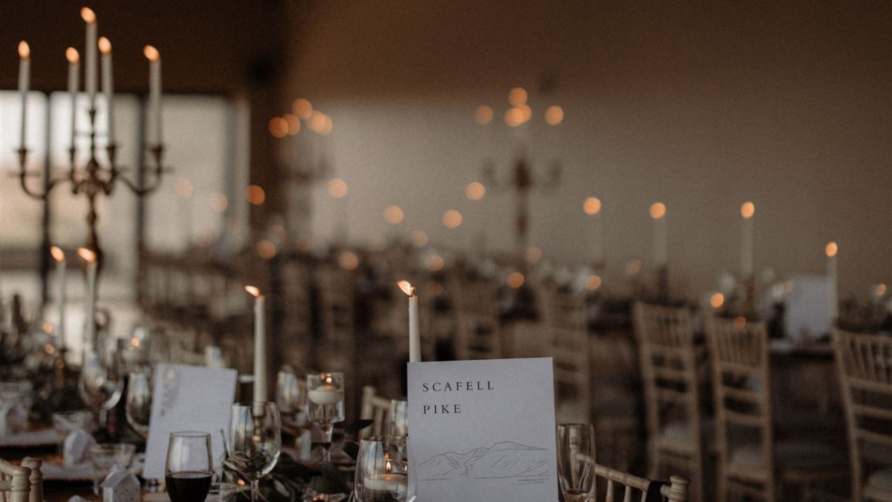 Earthy, golden tones feel natural and organic for your winter wedding